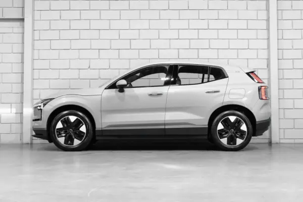 Volvo EX30 69 kWh Single Motor Extended Range Core 3