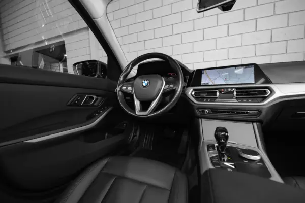 BMW 318 d Touring Aut. 32