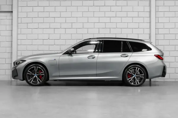 BMW 320 e Touring Pack Desportivo M Auto 3