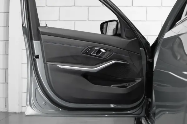 BMW 320 e Touring Pack Desportivo M Auto 23