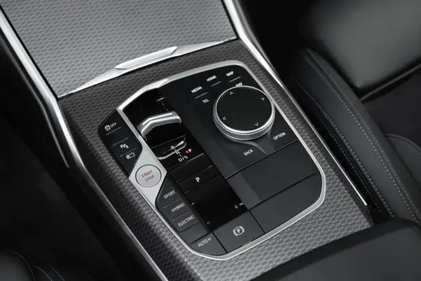 BMW 320 e Touring Pack Desportivo M Auto 28