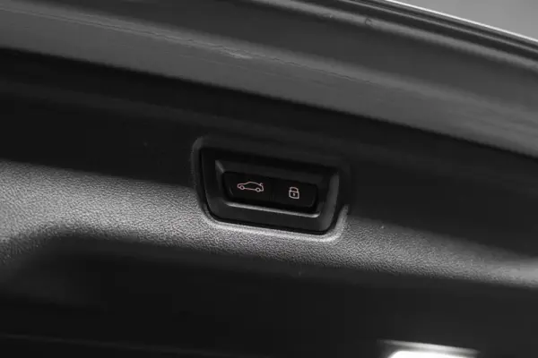 BMW 320 e Touring Pack Desportivo M Auto 35