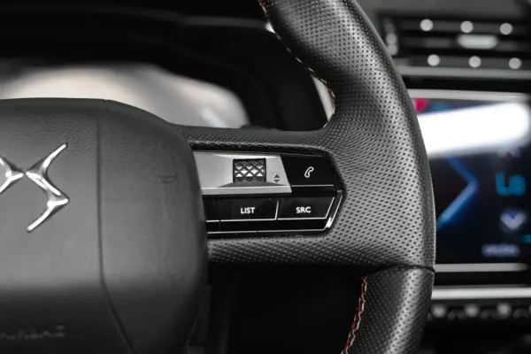 DS DS7 Crossback E-Tense Performance Line EAT8 10