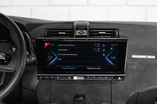DS DS7 Crossback E-Tense Performance Line EAT8 19