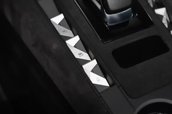 DS DS7 Crossback E-Tense Performance Line EAT8 32