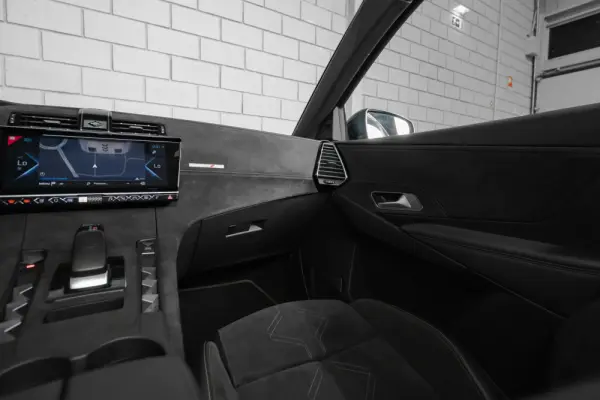 DS DS7 Crossback E-Tense Performance Line EAT8 39