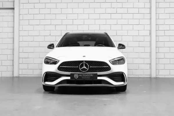 Mercedes-Benz C 300 e AMG Line 2