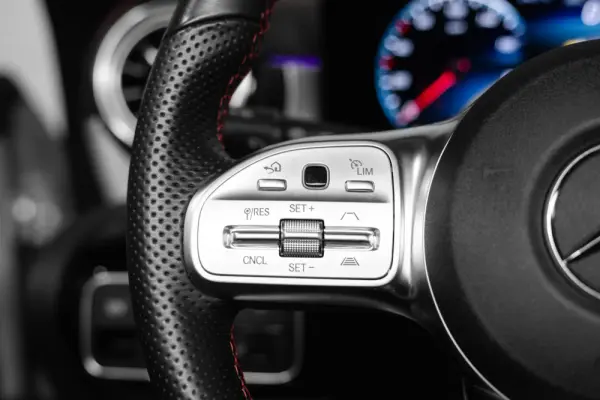 Mercedes-Benz CLA 250 e Shooting Brake AMG Line 8