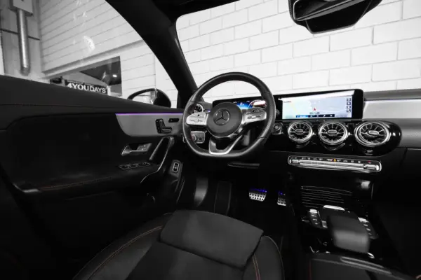 Mercedes-Benz CLA 250 e Shooting Brake AMG Line 42