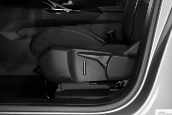 Peugeot 3008 1.6 Hybrid Allure Pack e-EAT8 26