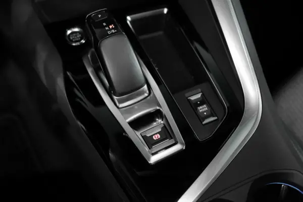 Peugeot 3008 1.6 Hybrid Allure Pack e-EAT8 28