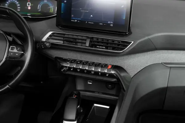 Peugeot 3008 1.6 Hybrid Allure Pack e-EAT8 32