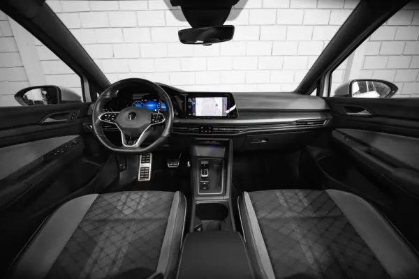 Volkswagen Golf Variant 2.0 TDi R-Line DSG 34