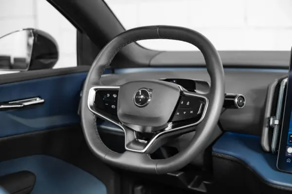 Volvo EX30 69 kWh Twin Motor Ultra 7