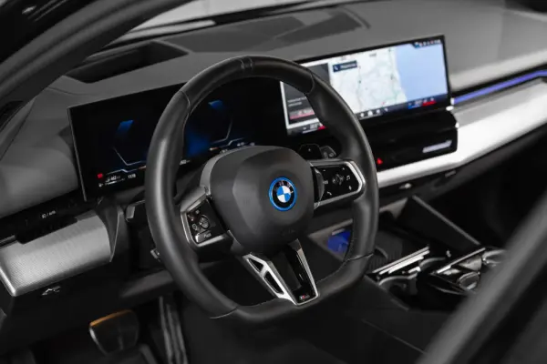 BMW 530 e xDrive Pack Desportivo M Pro 5
