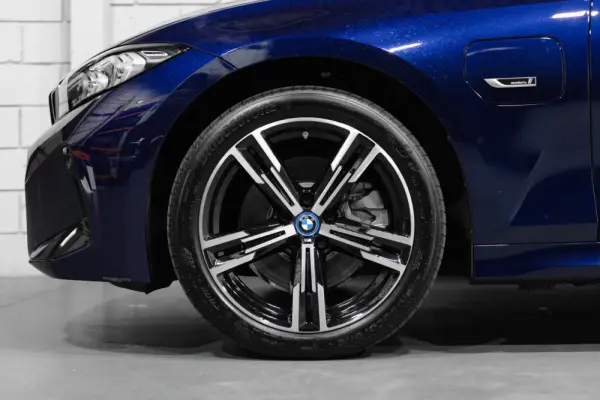BMW 320 e Pack M Auto 5