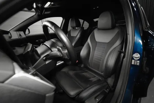 BMW 320 e Pack M Auto 11