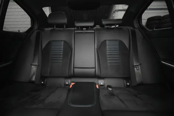 BMW 320 e Pack M Auto 12