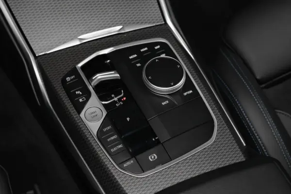 BMW 320 e Pack M Auto 37