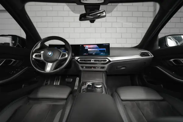 BMW 320 e Pack M Auto 42