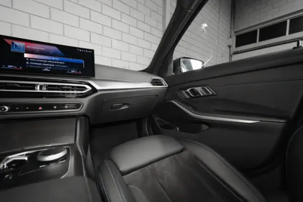 BMW 320 e Pack M Auto 44