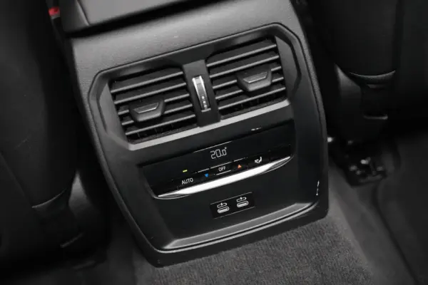 BMW 320 e Pack M Auto 45