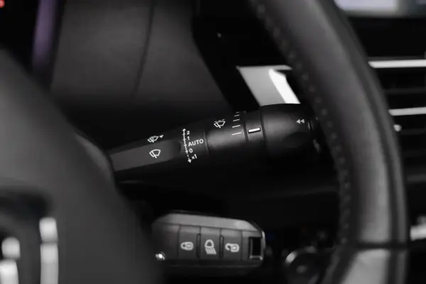 Citroen C4 X 1.2 PureTech Plus EAT8 9