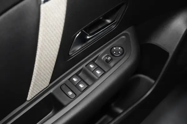Citroen C4 X 1.2 PureTech Plus EAT8 24
