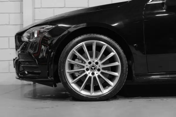 Mercedes-Benz CLA 250 e Shooting Brake AMG Line 5