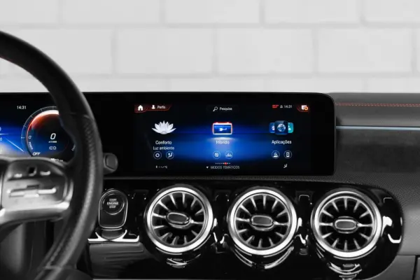 Mercedes-Benz CLA 250 e Shooting Brake AMG Line 17