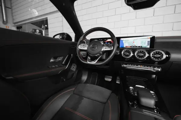 Mercedes-Benz CLA 250 e Shooting Brake AMG Line 33