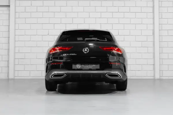 Mercedes-Benz CLA 250 e Shooting Brake AMG Line 36