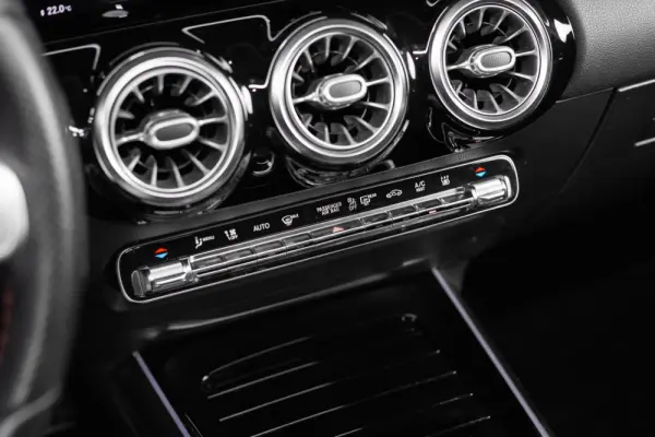 Mercedes-Benz GLA 250 e 8G-DCT AMG Line 36