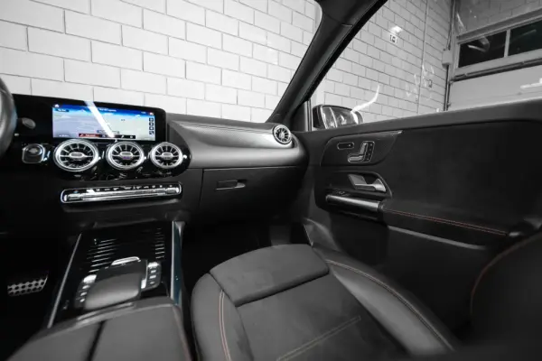 Mercedes-Benz GLA 250 e 8G-DCT AMG Line 39