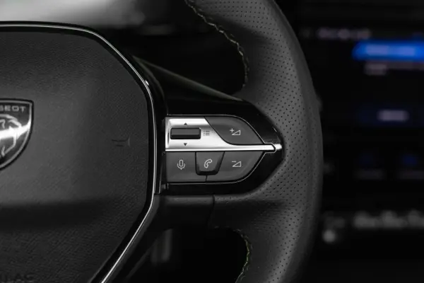Peugeot 408 1.6 Hybrid GT e-EAT8 7