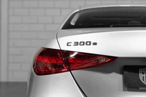 Mercedes-Benz C 300 e 9G-TRONIC Avantgarde Advanced 24