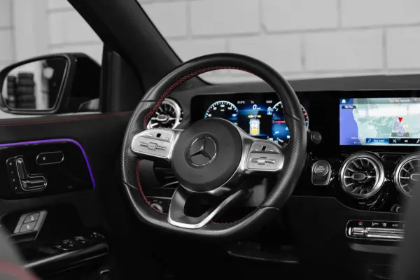 Mercedes-Benz GLA 250 e -8G-DCT AMG Line 38