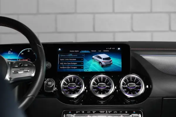 Mercedes-Benz EQA 250 AMG Line 16