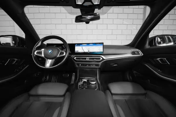 BMW 330 e Pack M Auto 40