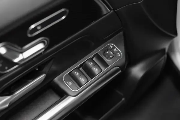 Mercedes-Benz GLA 250 e 8G-DCT AMG Line 29