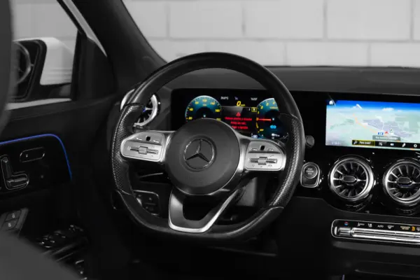 Mercedes-Benz GLA 250 e 8G-DCT AMG Line 5
