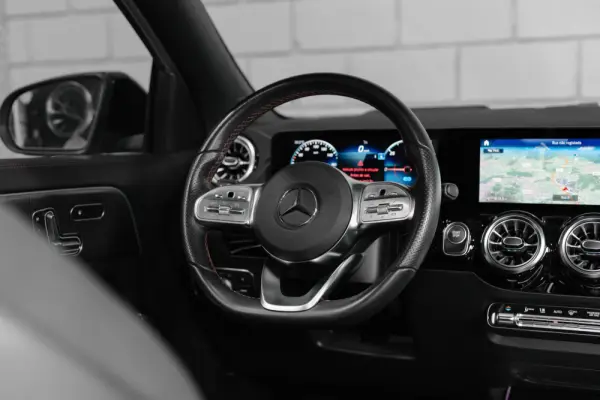 Mercedes-Benz EQA 250 AMG Line 5