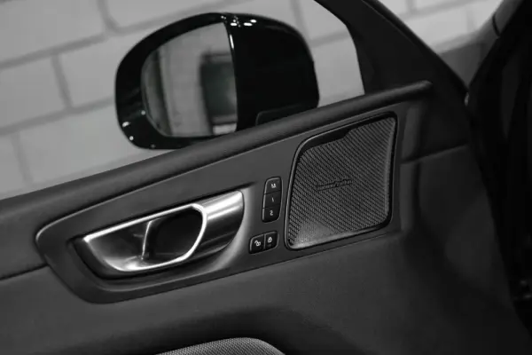 Volvo XC 60 2.0 T6 PHEV Black Edition 23