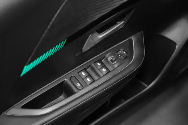 Peugeot 208 1.2 PureTech Allure Pack EAT8 25