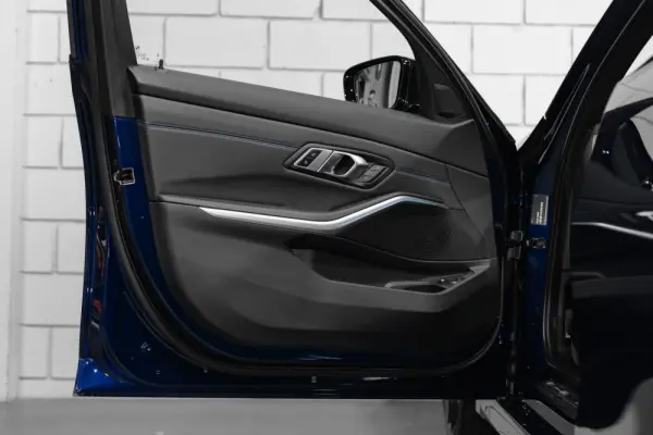 BMW 330 e Pack Desportivo M Auto 24