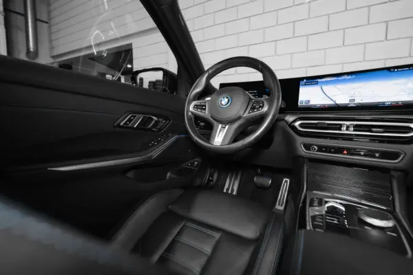 BMW 330 e Pack Desportivo M Auto 38