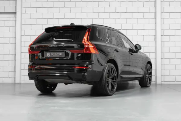 Volvo XC 60 2.0 T6 PHEV Black Edition 4