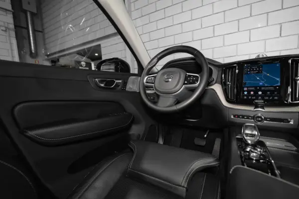 Volvo XC 60 2.0 T6 PHEV Black Edition 39