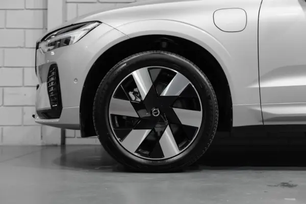 Volvo XC 60 2.0 T6 PHEV Black Edition 23