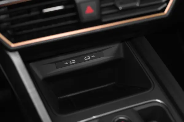 Cupra Formentor 1.4 e-Hybrid DSG VZ 27